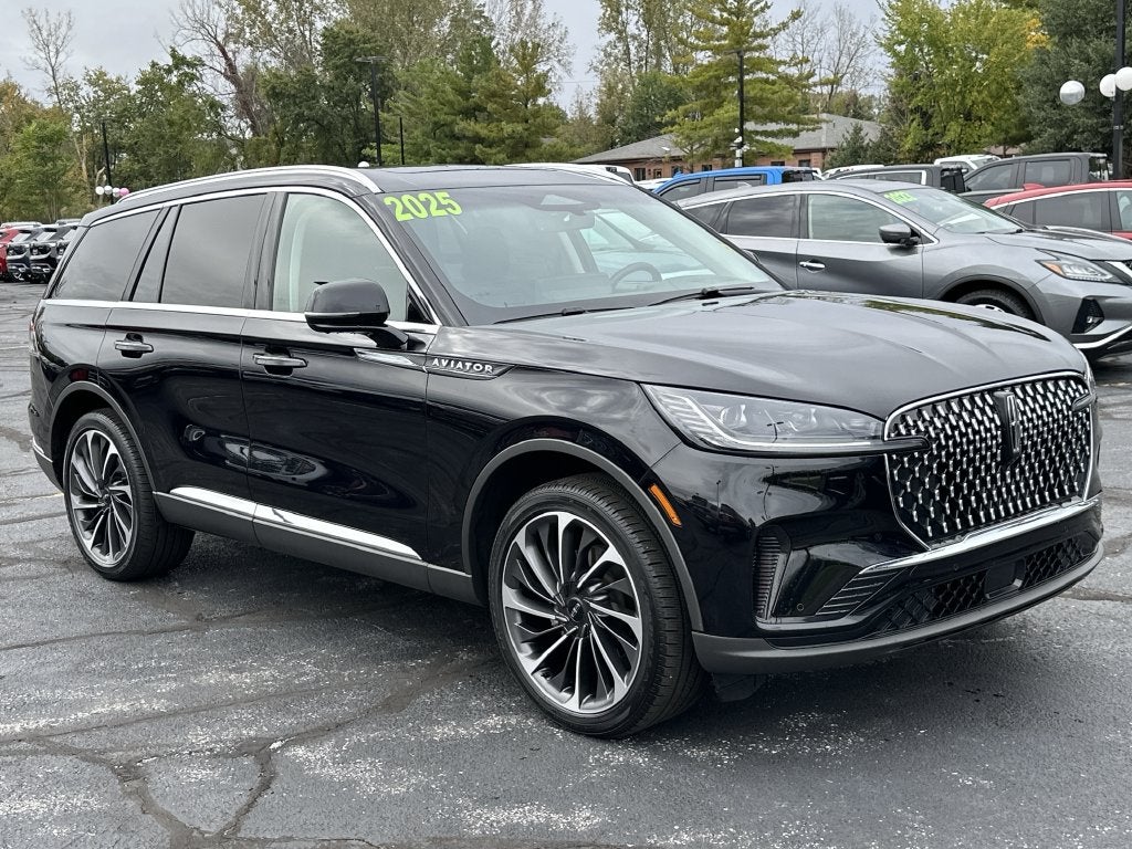 2025 Lincoln Aviator Reserve Illumination package