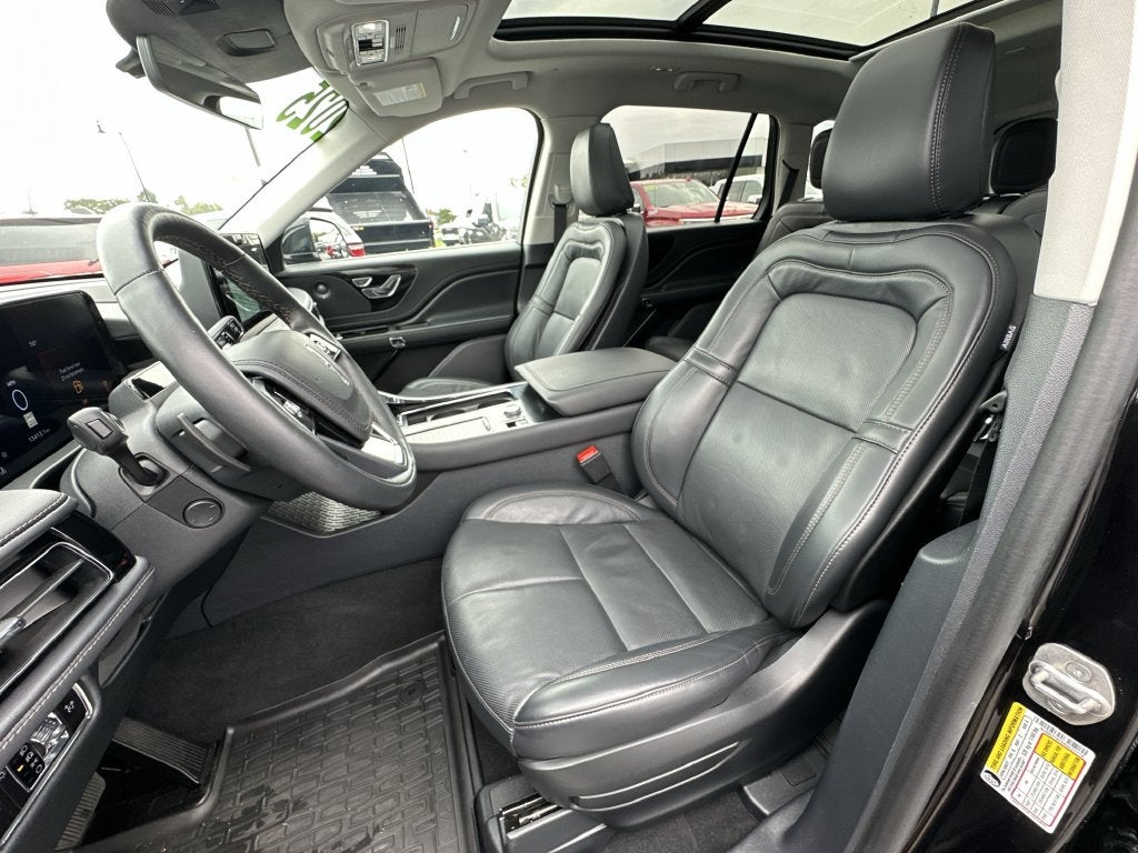 2025 Lincoln Aviator Reserve Illumination package