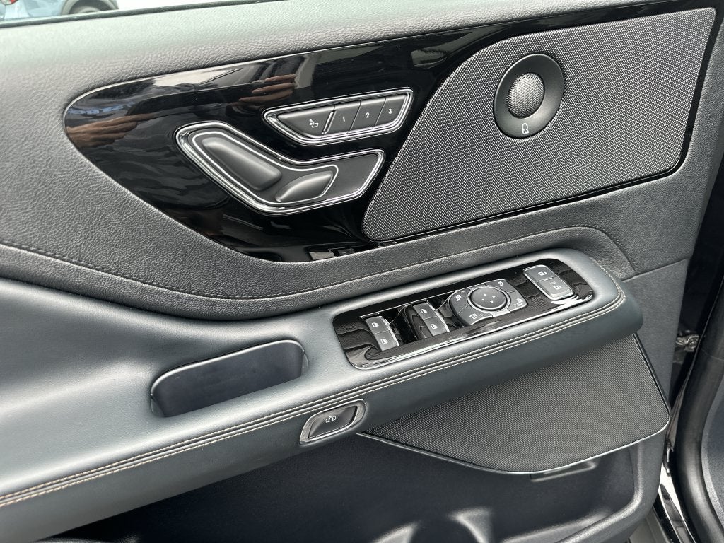 2025 Lincoln Aviator Reserve Illumination package