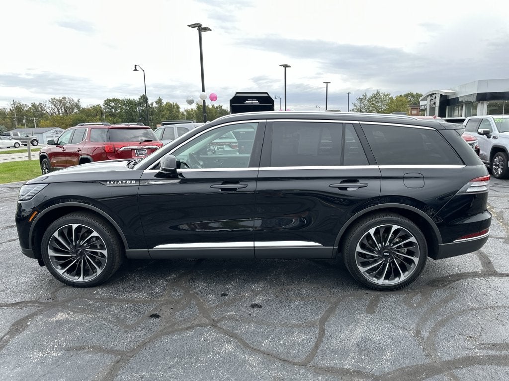 2025 Lincoln Aviator Reserve Illumination package