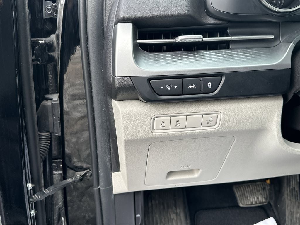 2024 Kia Carnival LX 8 Passenger