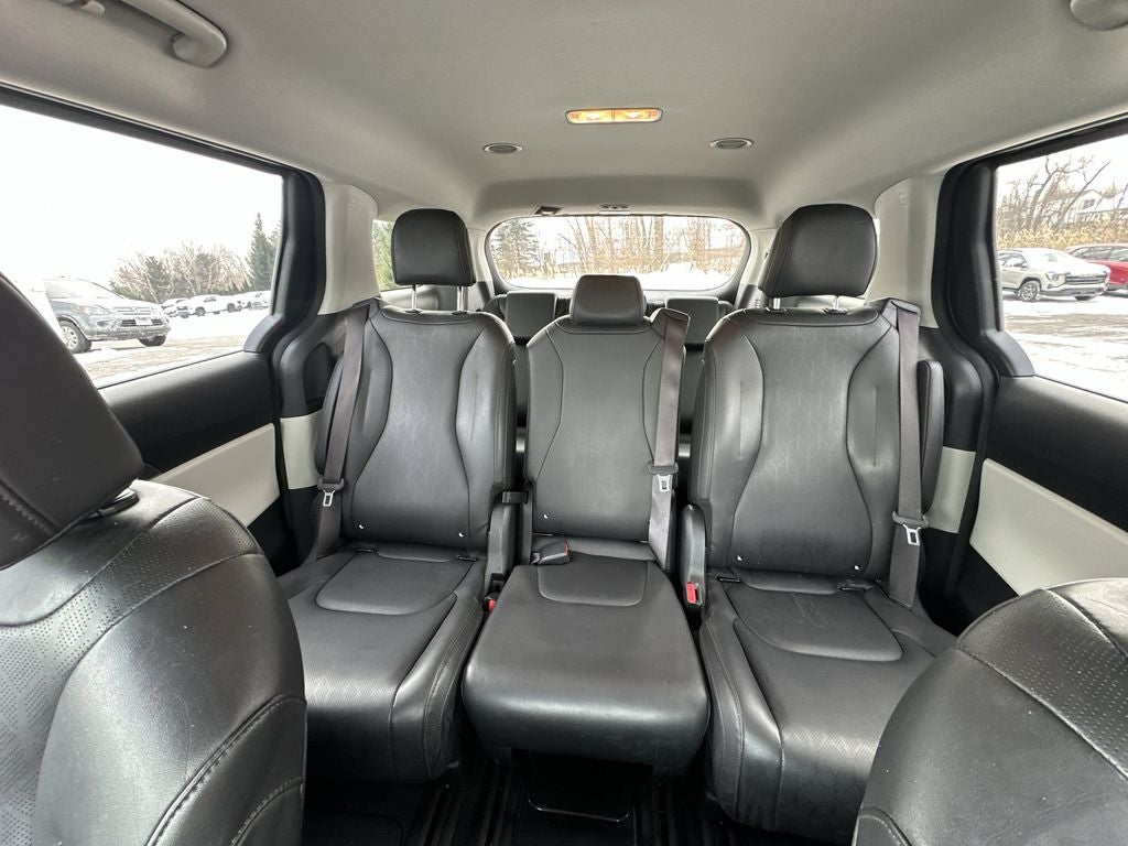 2024 Kia Carnival LX 8 Passenger