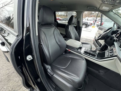 2024 Kia Carnival LX 8 Passenger