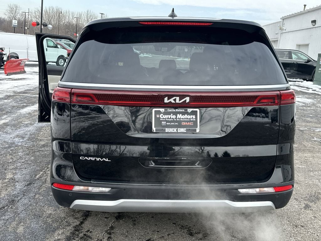 2024 Kia Carnival LX 8 Passenger
