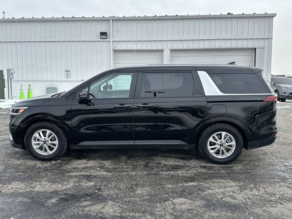 2024 Kia Carnival LX 8 Passenger
