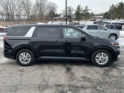 2024 Kia Carnival LX 8 Passenger