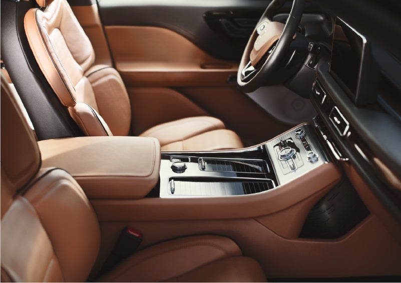 A 2023 Lincoln Aviator® Black Label model is shown in the Flight interior theme | Fair Oaks Lincoln in Naperville IL