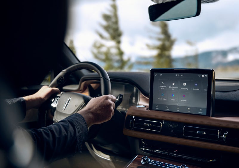 The center touch screen in a 2024 Lincoln Aviator® SUV is shown | Fair Oaks Lincoln in Naperville IL