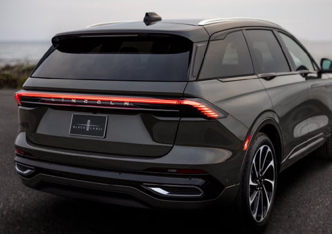 The rear of a 2024 Lincoln Black Label Nautilus® SUV displays full LED rear lighting. | Fair Oaks Lincoln in Naperville IL