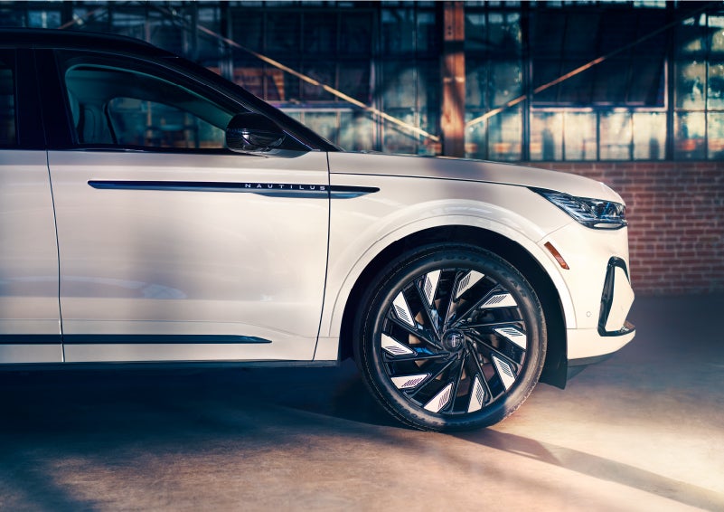 The wheels of the available Jet Appearance Package are highlighted. | Fair Oaks Lincoln in Naperville IL