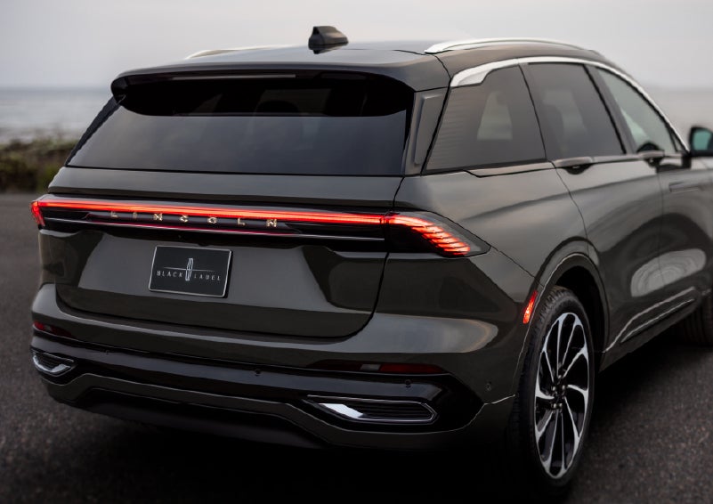 The rear of a 2025 Lincoln Black Label Nautilus® SUV displays full LED rear lighting. | Fair Oaks Lincoln in Naperville IL