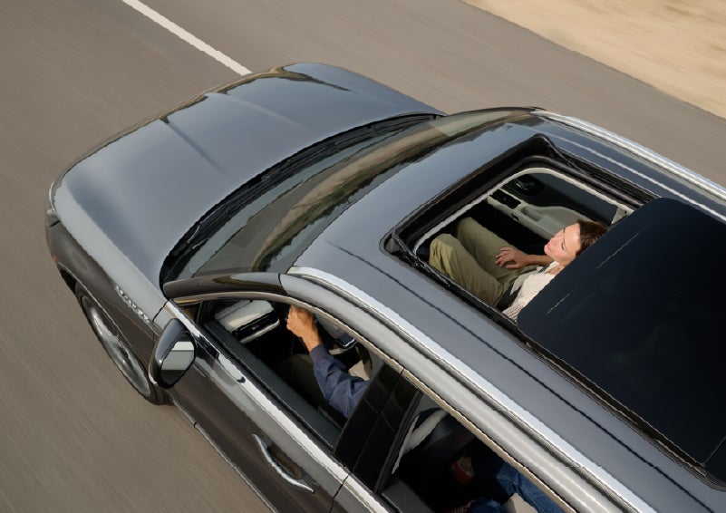 The available panoramic Vista Roof® of a 2027 Lincoln Aviator® SUV is open. | Fair Oaks Lincoln in Naperville IL