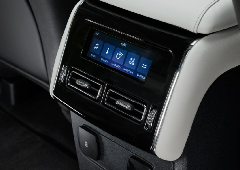 The second row touch screen displays audio and temperature control settings. | Fair Oaks Lincoln in Naperville IL